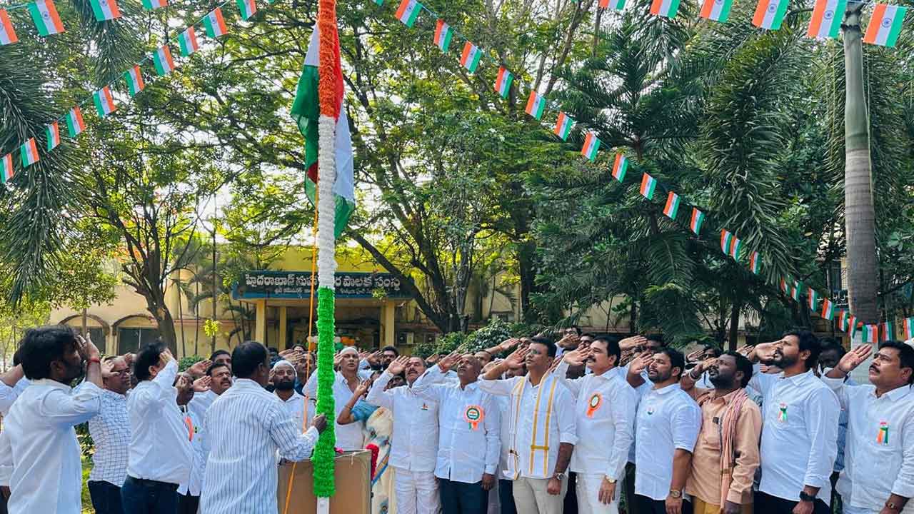 MLA Vivekananda | ప్రజాస్వామ్యంలో ప్రజాప్రతినిధులు, అధికారులది కీలక పాత్ర : ఎమ్మెల్యే వివేకానంద