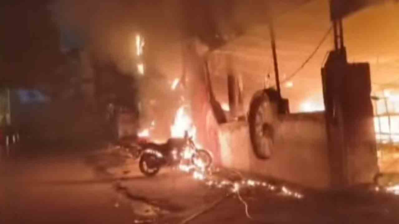 KPHB | కేపీహెచ్బీలో భారీ అగ్నిప్రమాదం.. కాలి బూడిదైన హోటల్