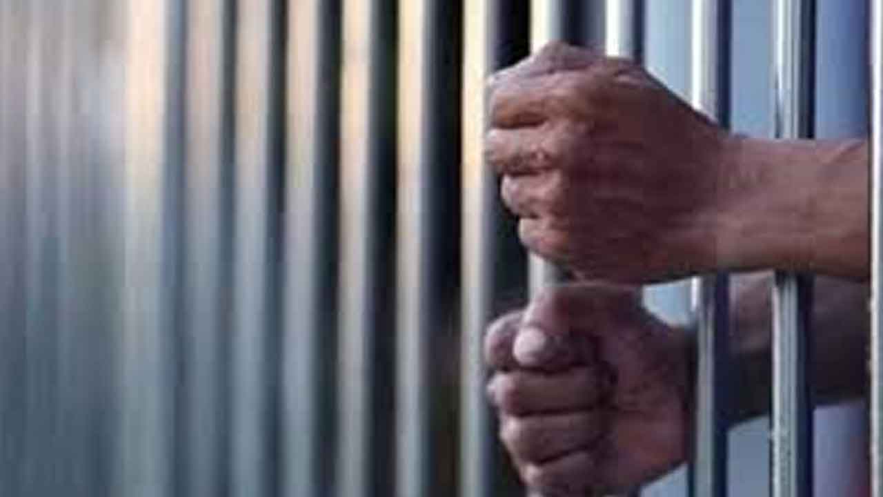 హత్య కేసులో నిందితుడికి జీవిత ఖైదు