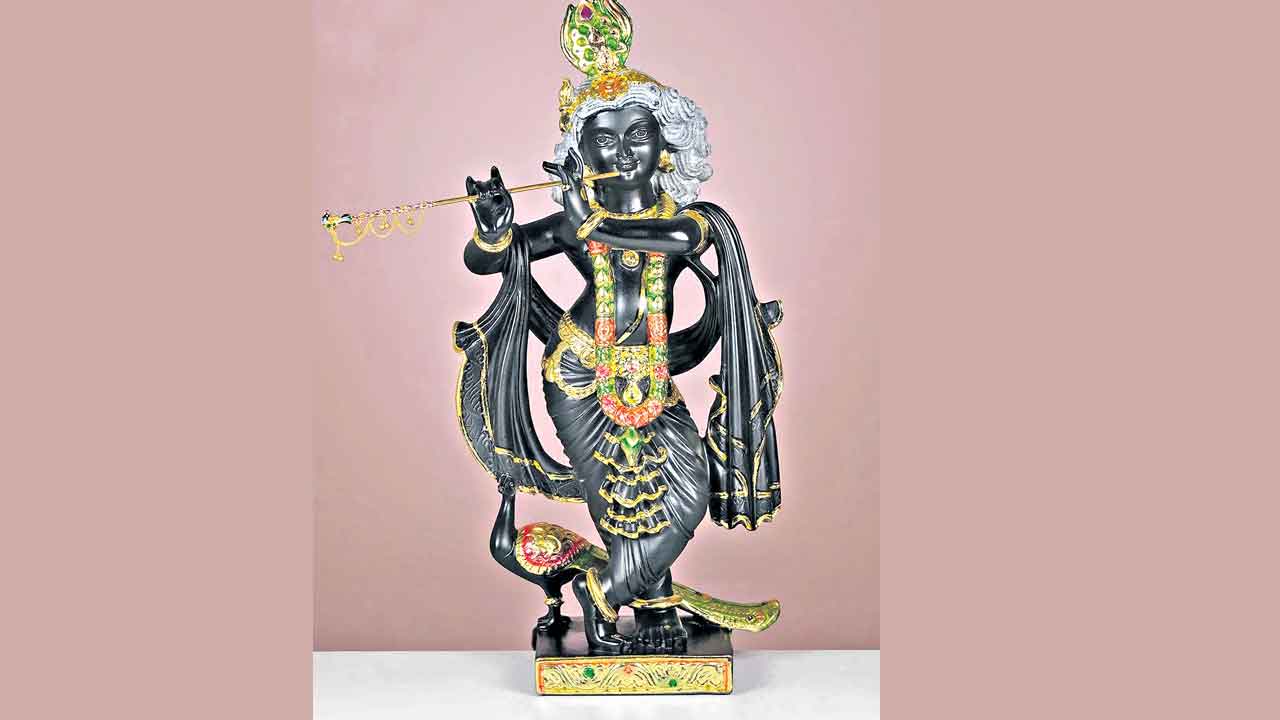 ఎవరికి వారే యమునా తీరే