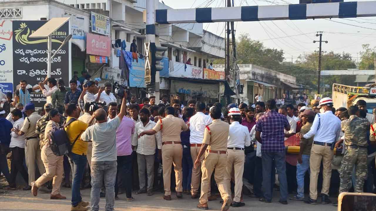 Mahabubnagar | పల్లి రైతుల ఆందోళనతో దద్దరిల్లిన మార్కెట్‌ యార్డ్‌ : వీడియో