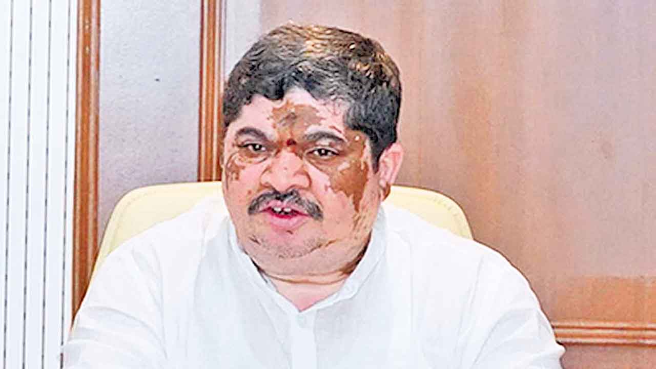 రోడ్డు భద్రతపై అవగాహన కల్పించాలి