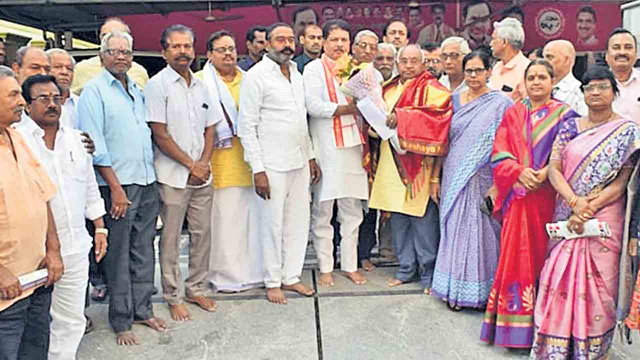 బ్రాహ్మణులకు అండగా నిలబడతా..