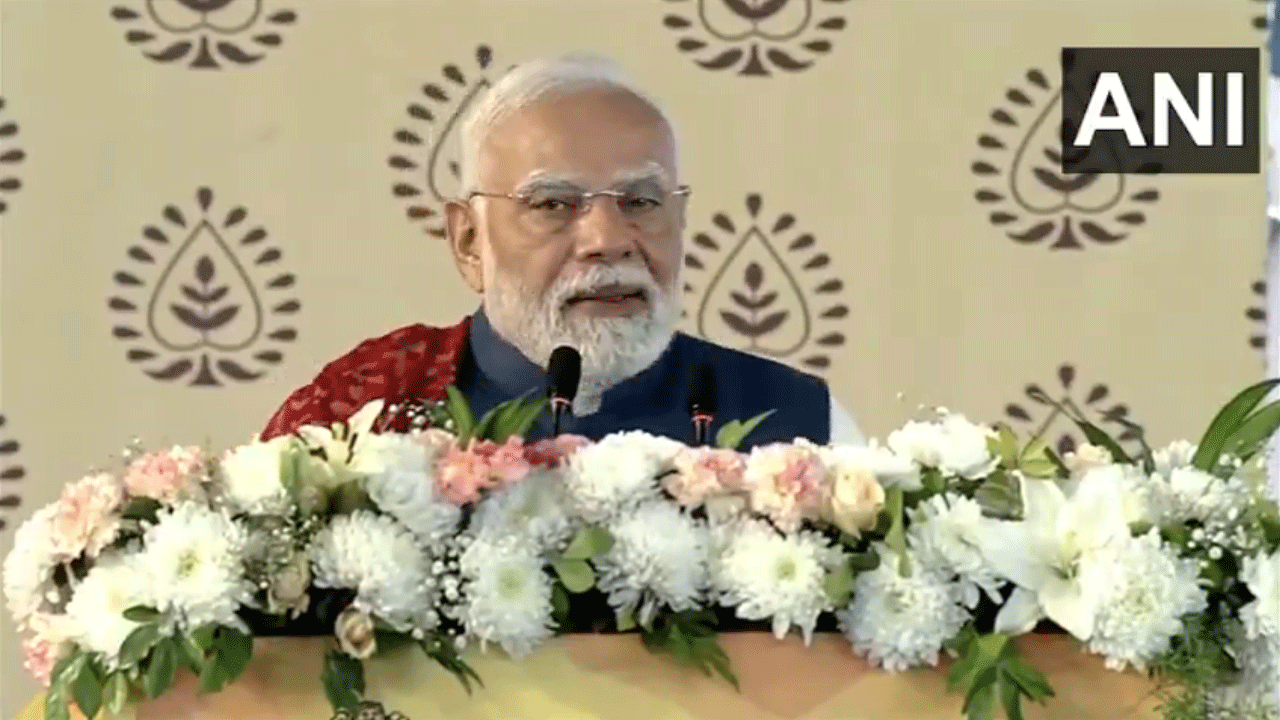 PM Modi: కావాలంటే అద్దాల‌మేడ క‌ట్టుకునేవాడిని..  ఆమ్ ఆద్మీ పార్టీపై ప్ర‌ధాని మోదీ విమ‌ర్శ‌లు