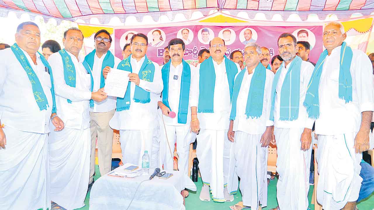 కాంగ్రెస్‌ సర్కారుపై ‘గుస్సాపూర్‌