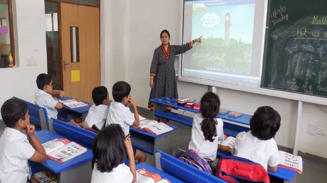 జీతాలు రాలె