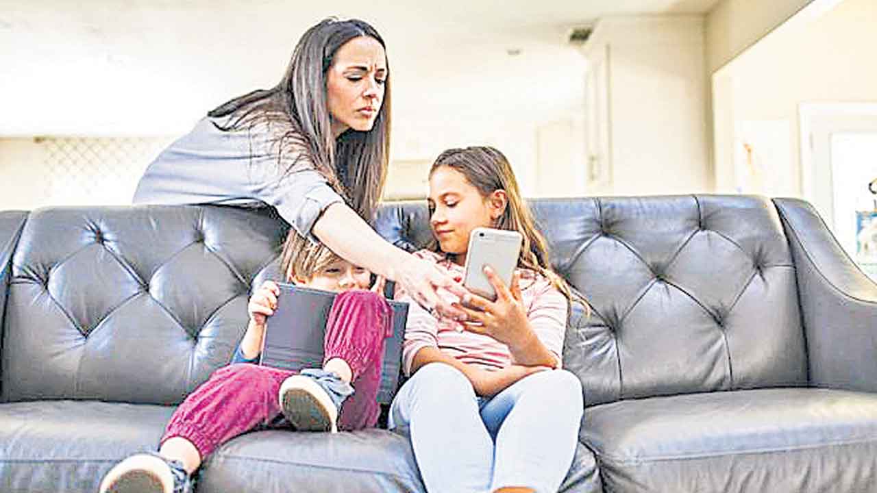 Social Media | పేరెంట్స్‌ సమ్మతిస్తేనే పిల్లలకు సోషల్‌ మీడియా