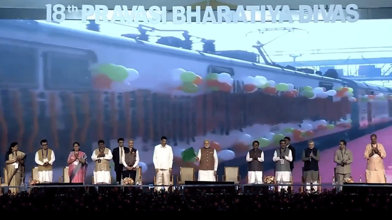 Pravasi Bharatiya Express: ప్ర‌వాసీ భార‌తీయ ఎక్స్‌ప్రెస్‌ రైలును ప్రారంభించిన ప్ర‌ధాని మోదీ… ఆ ట్రైన్ ప్ర‌త్యేక‌త‌లేంటి?