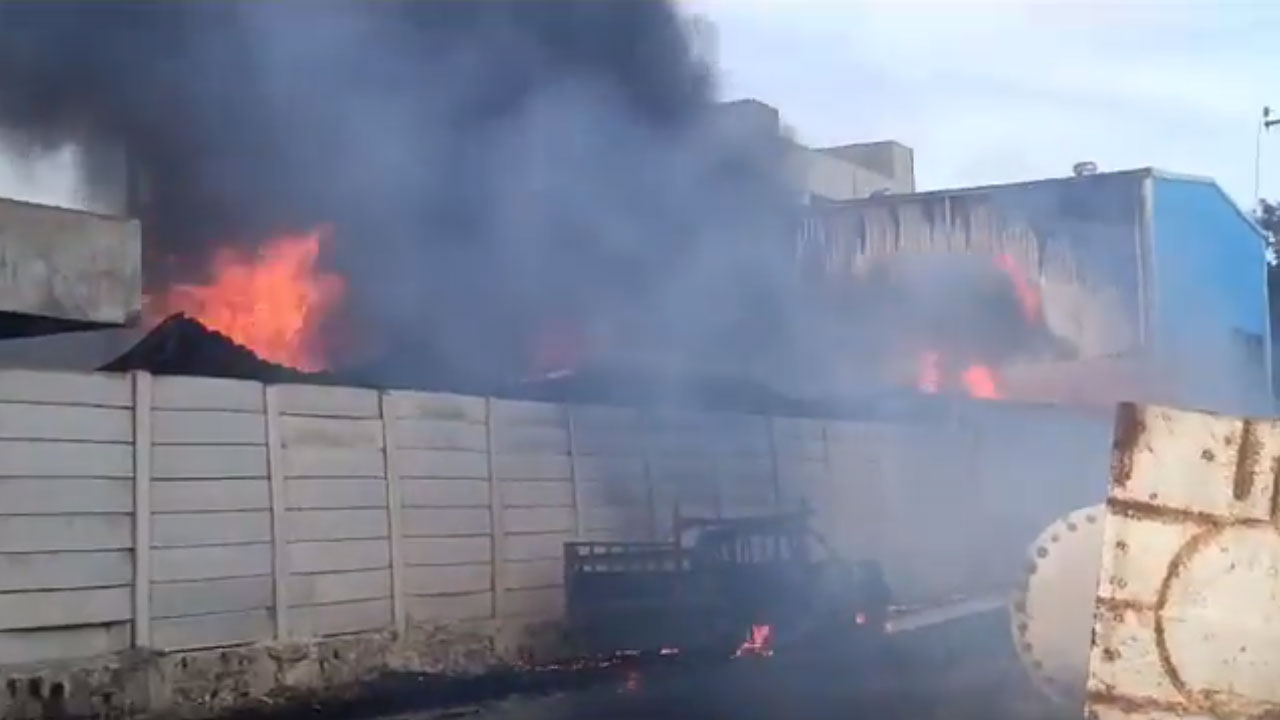 Fire Accident | జీడిమెట్ల పారిశ్రామికవాడలో భారీ అగ్ని ప్రమాదం