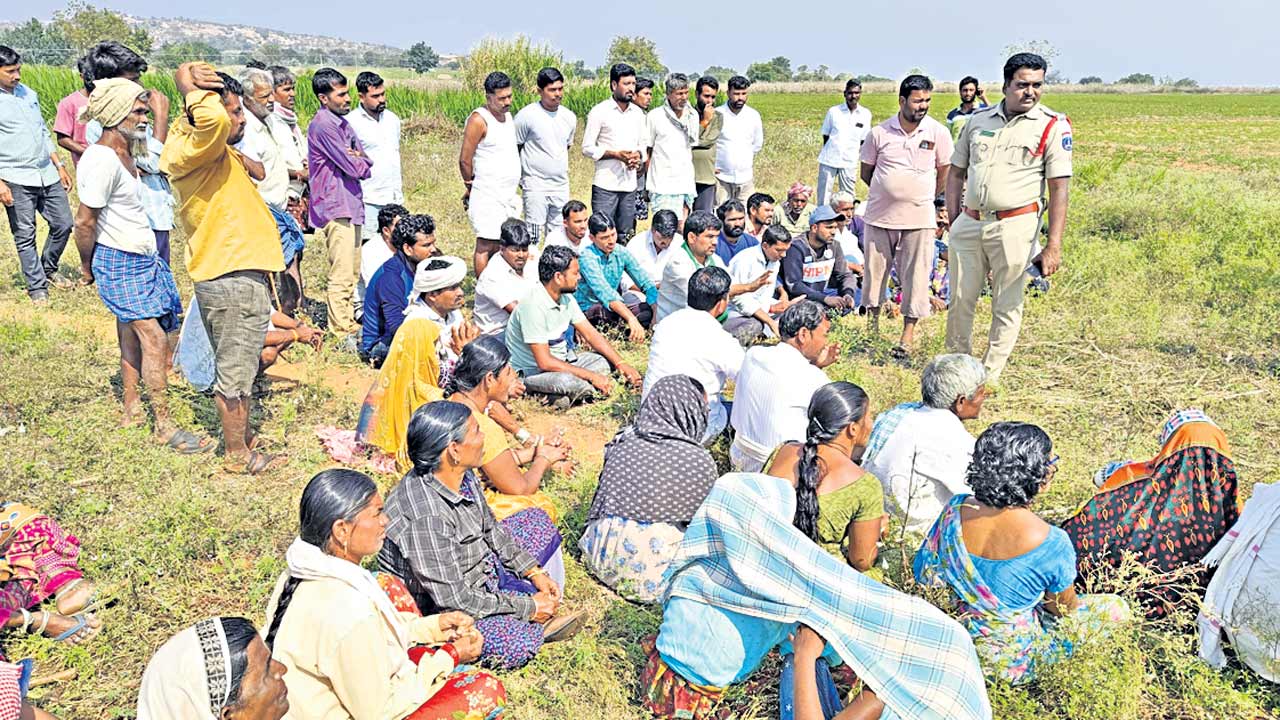 పచ్చని పొలాల్లో గ్రీన్‌ఫీల్డ్‌ చిచ్చు..