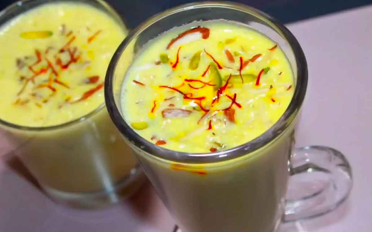 Saffron Milk | రోజూ పాల‌లో కుంకుమ పువ్వు క‌లిపి తాగితే ఇన్ని లాభాలు ఉన్నాయా..?