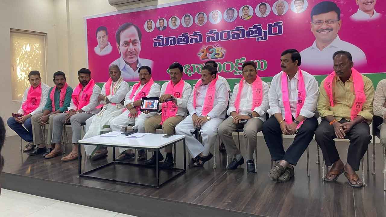 ప్రశ్నించే వారిపై కక్షపూరిత కేసులు