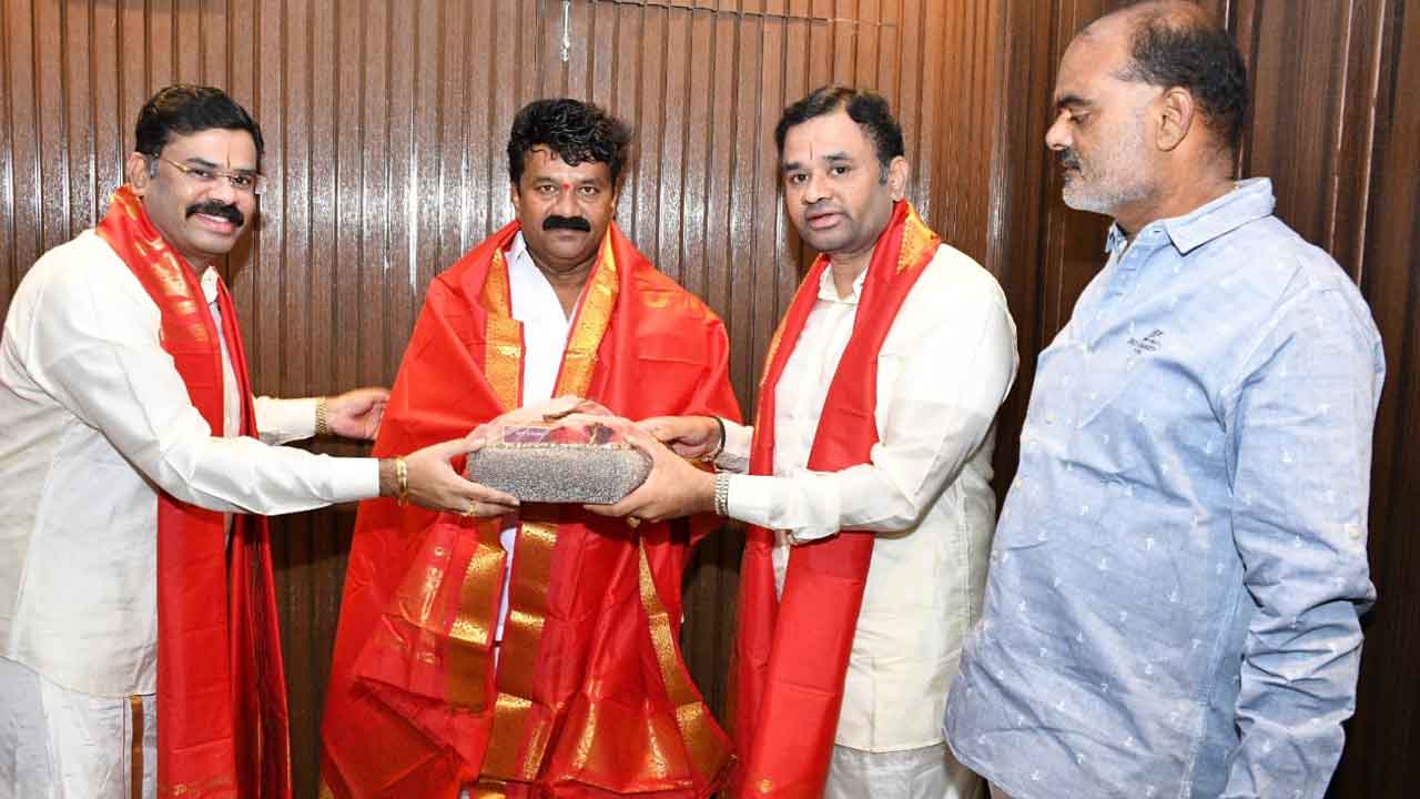 MLA Talasani | వైకుంఠ ఏకాదశి ఉత్సవాలకు ఎమ్మెల్యే తలసానికి ఆహ్వానం