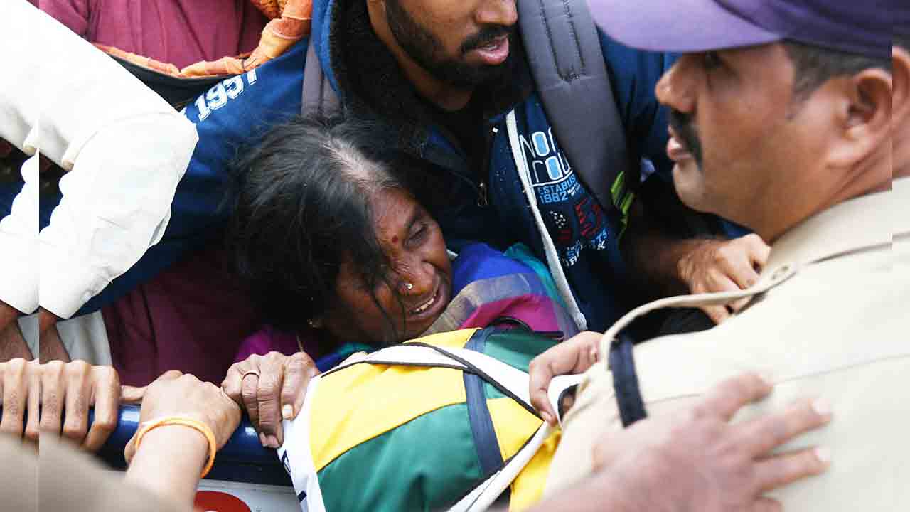 Stampede | తిరుపతిలో తొక్కిసలాట.. ఫొటోలు