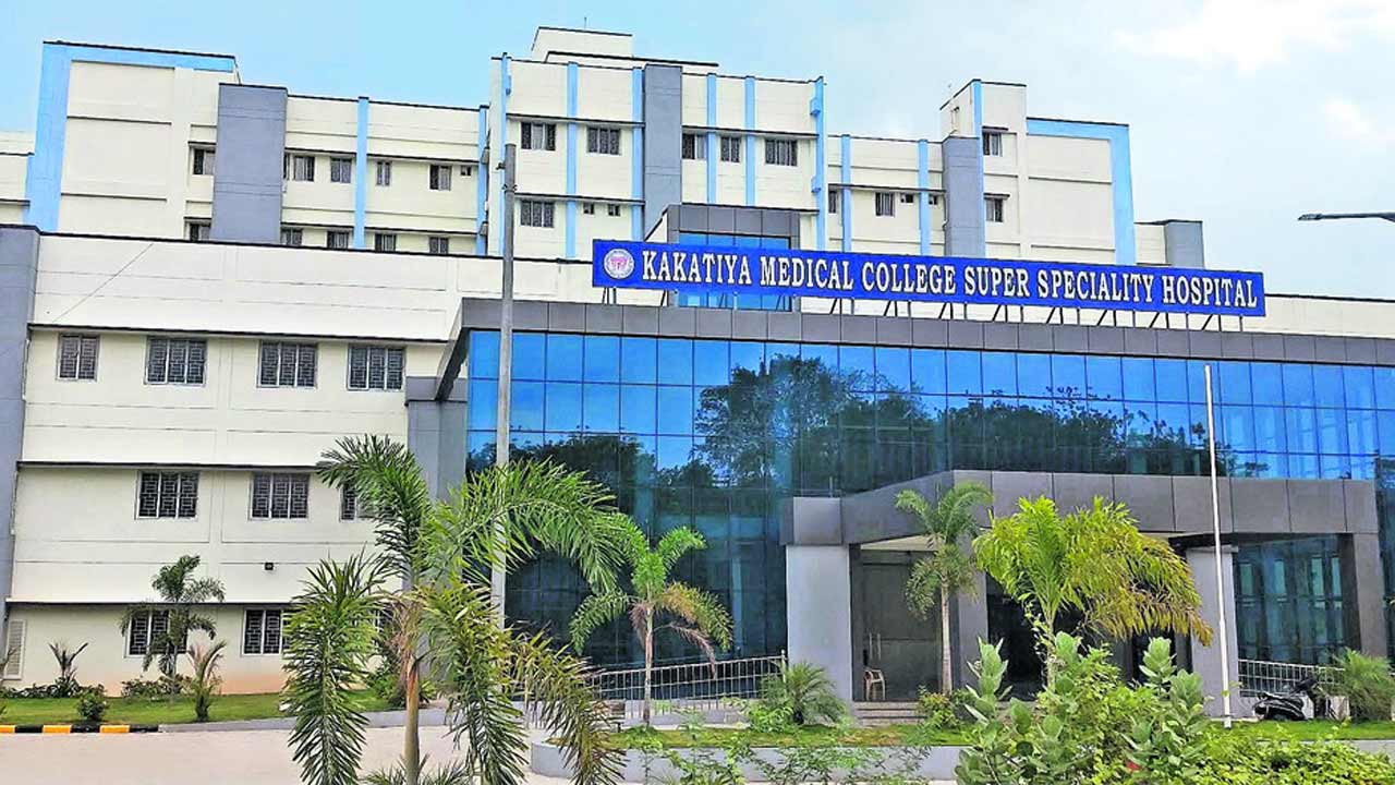 సూపర్‌ స్పెషాలిటీలో నిలిచిన శస్త్ర చికిత్సలు