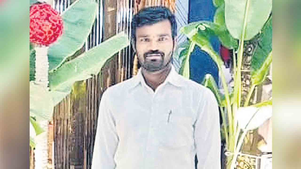 సైబర్‌ నేరగాళ్ల బారిన పడి యువకుడి ఆత్మహత్య