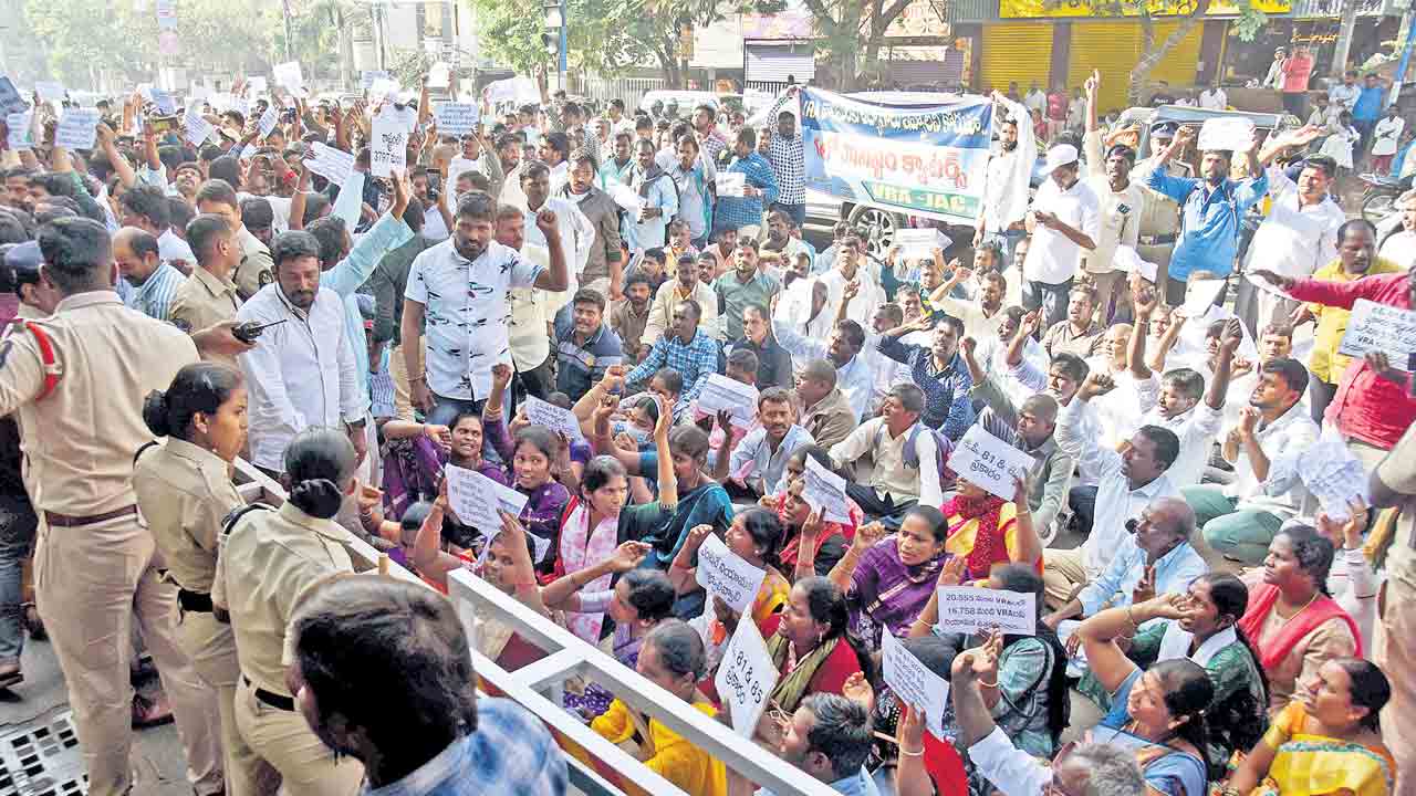 నమ్మించి మోసం చేసిన కాంగ్రెస్‌