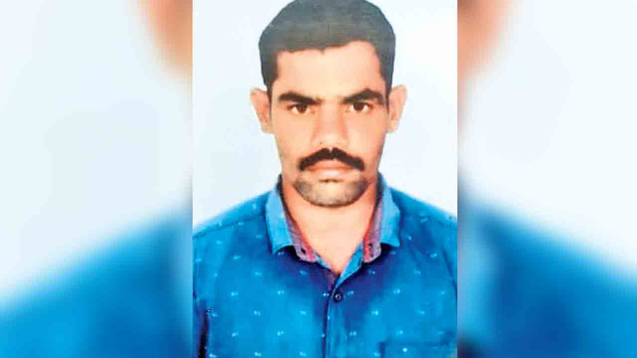 పోలీస్‌ స్టేషన్‌కు పిలిచారని ఆత్మహత్య!