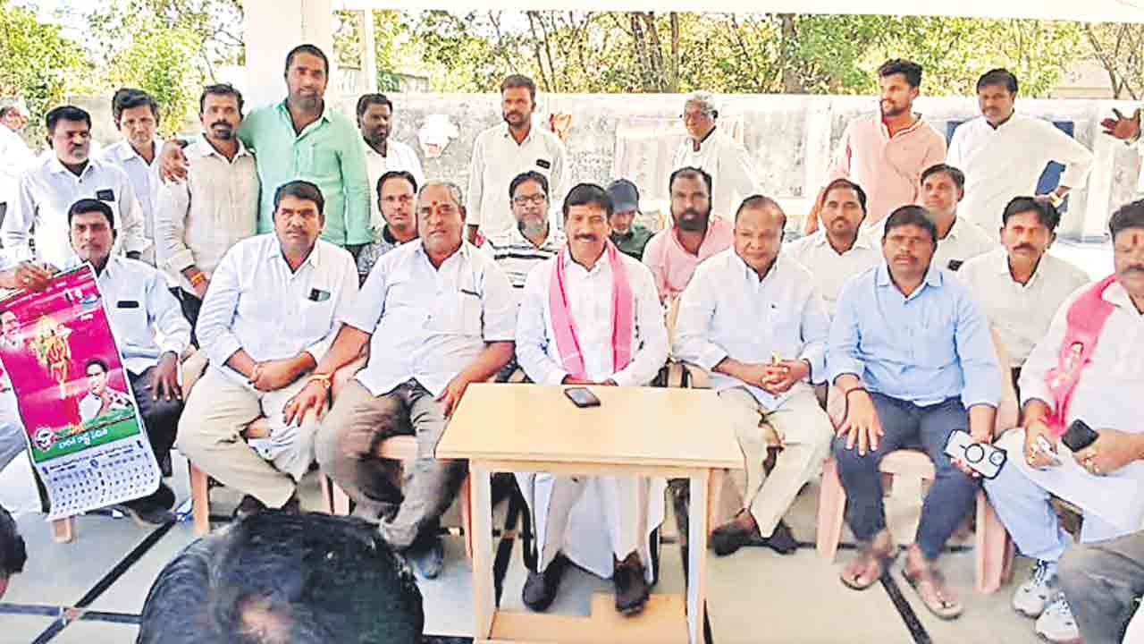 సీఎం రేవంత్వి అవగాహనలేని మాటలు