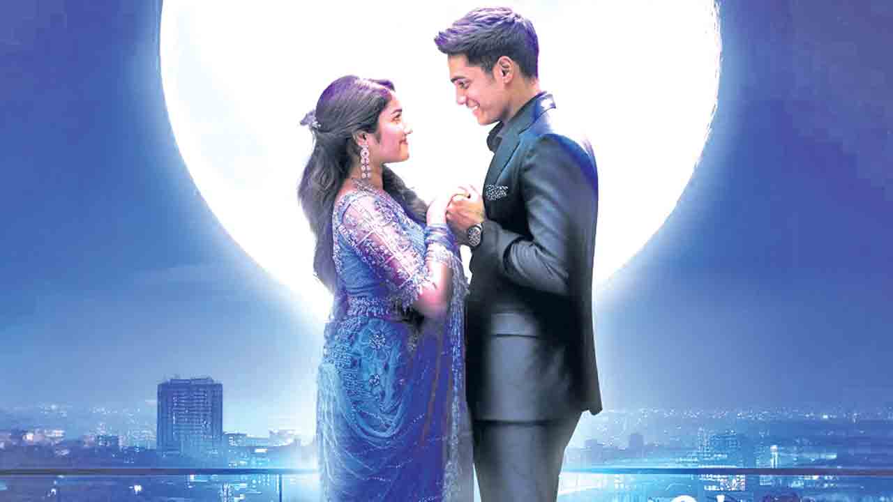 Dhanush | రొమాంటిక్‌ గోల్డెన్‌ స్పారో.. ధనుష్‌ రొమాంటిక్‌ కామెడీ ఎంటైర్టెనర్‌