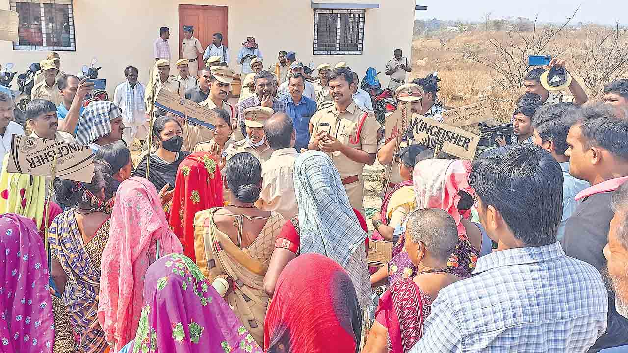 మీరు ఒప్పుకోకున్నా.. భూములు తీసుకుంటాం…