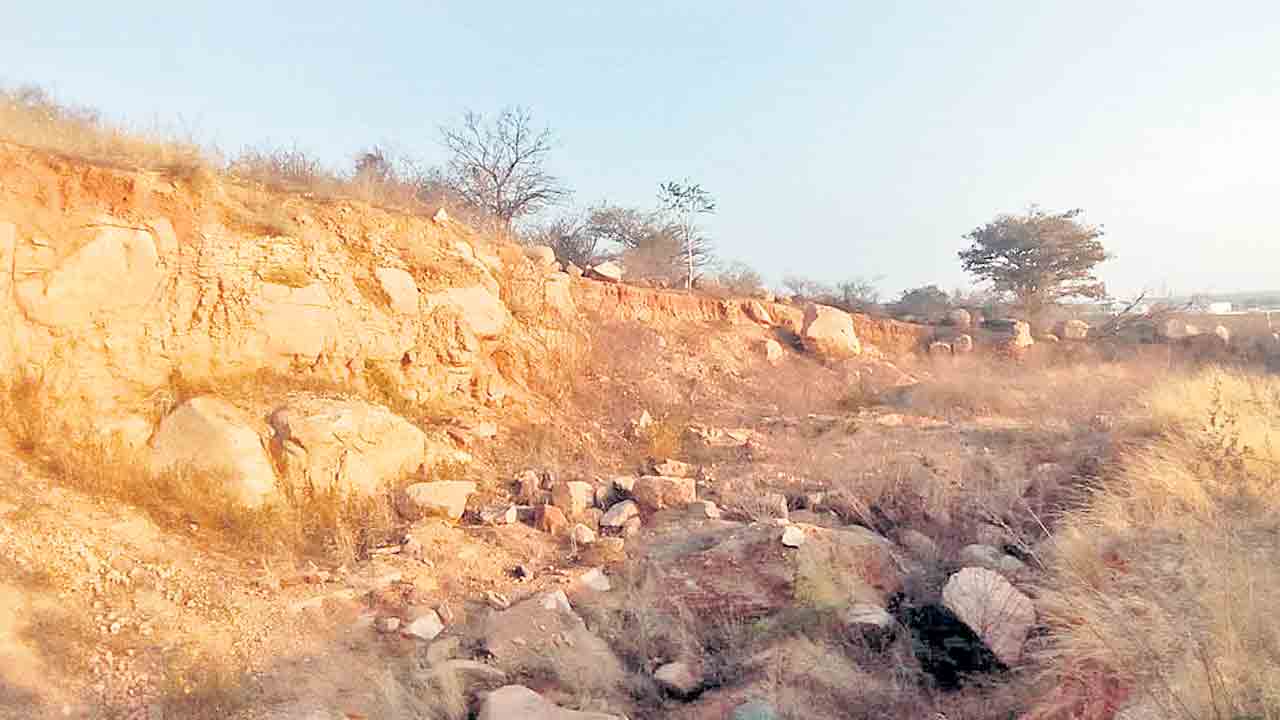 మట్టి మాఫియా బరితెగింపు…