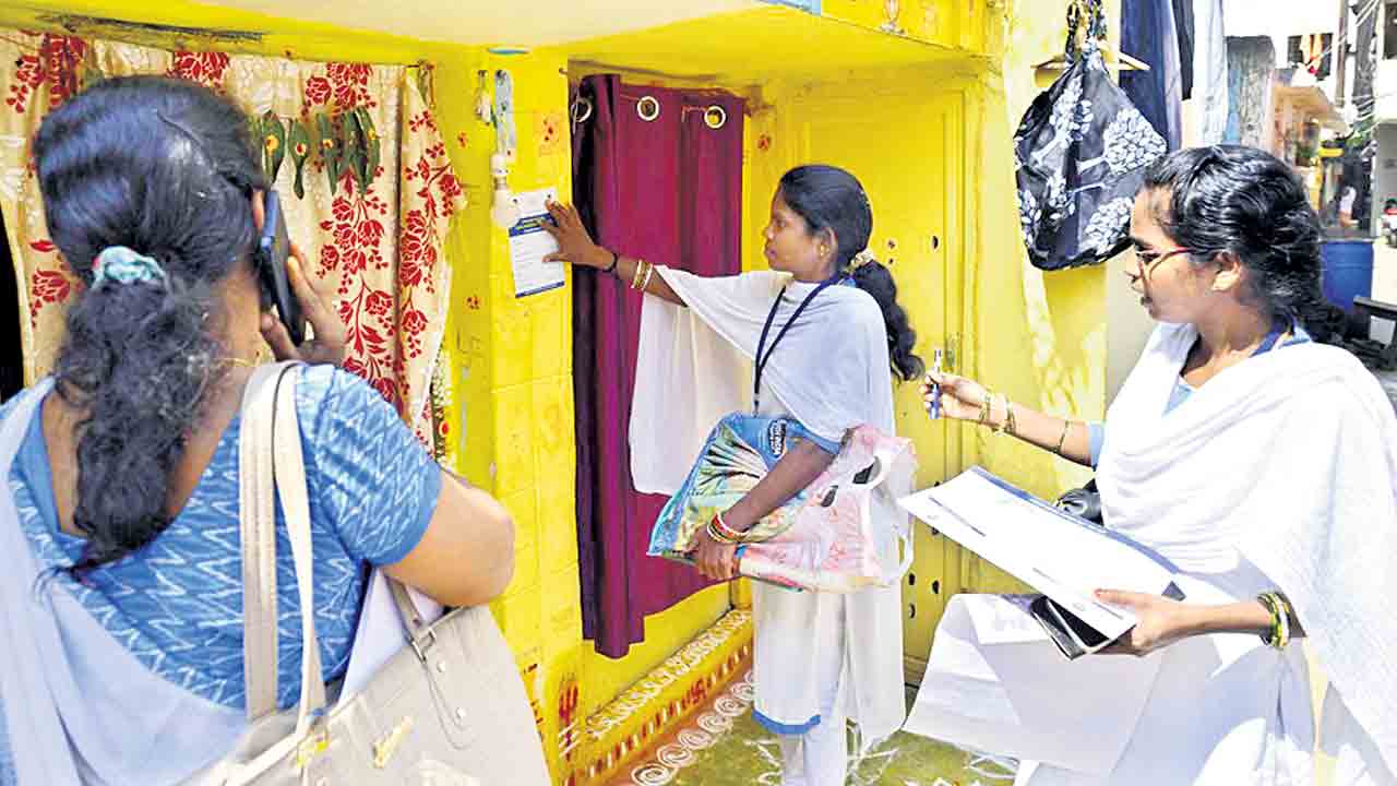 అంటుకున్న కులగణన కుంపటి