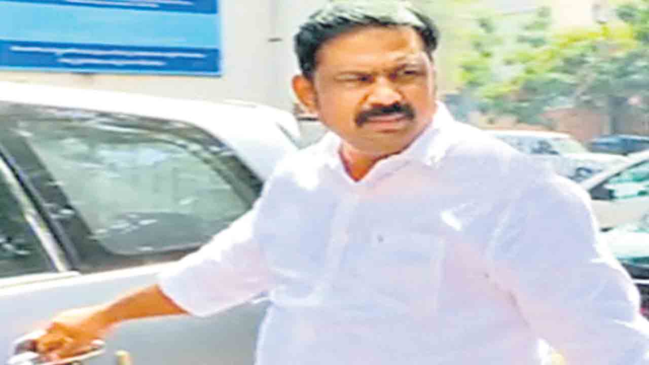 CPRO | సీపీఆర్వో ఎవరు?.. అయోధ్యరెడ్డి స్థానంలో దావోస్‌ పర్యటనకు వెళ్లిన ఉదయసింహా?