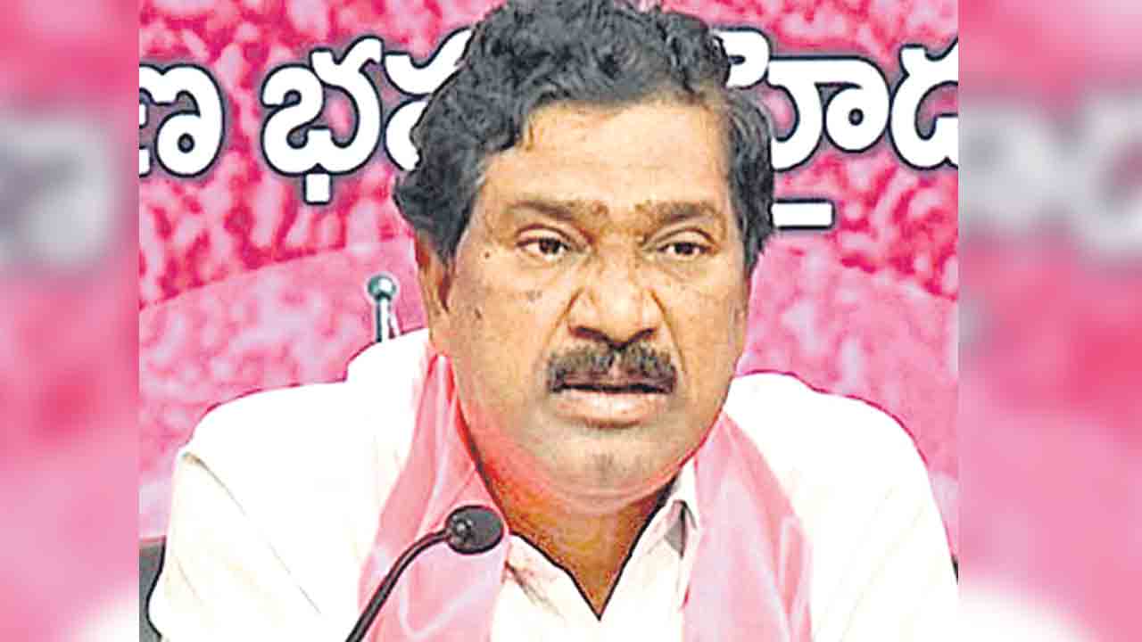 వర్గీకరణ చేస్తే పదవి పోతుందని సీఎంకు భయం