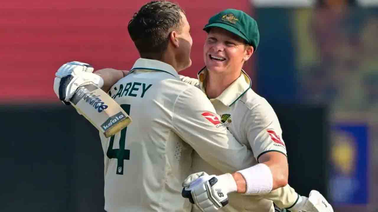 ఆసీస్‌ 330-3