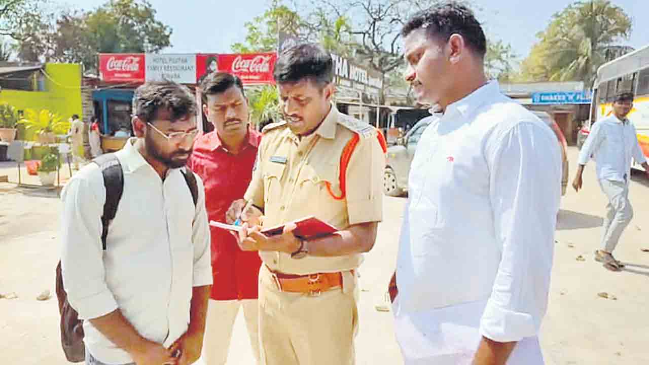 ప్రైవేటు బస్సులో 25 లక్షలు చోరీ