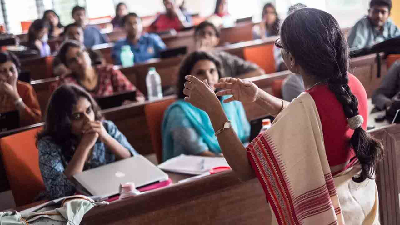 Telangana | రిటైర్మెంట్‌ వయసు పెంపుపై రగడ.. సర్కారు తీరును వ్యతిరేకిస్తున్న ప్రొఫెసర్లు