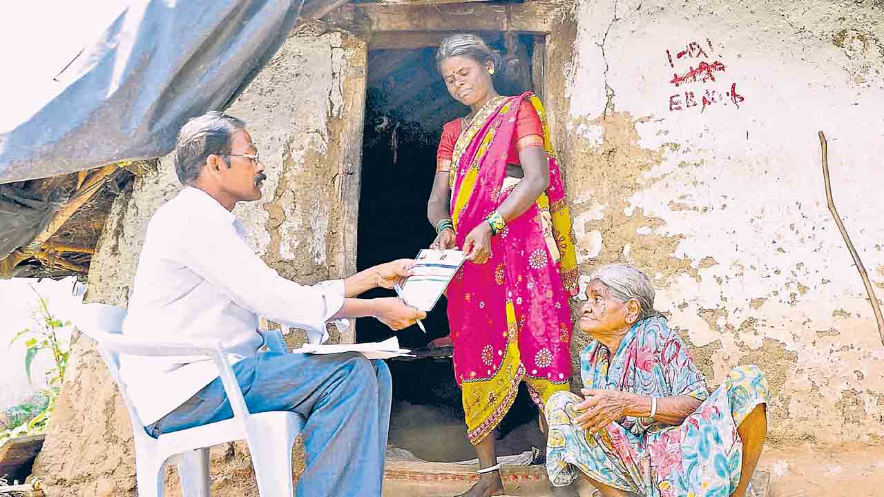 బీఆర్‌ఎస్‌ చూపిన బాట ఉంది కదా