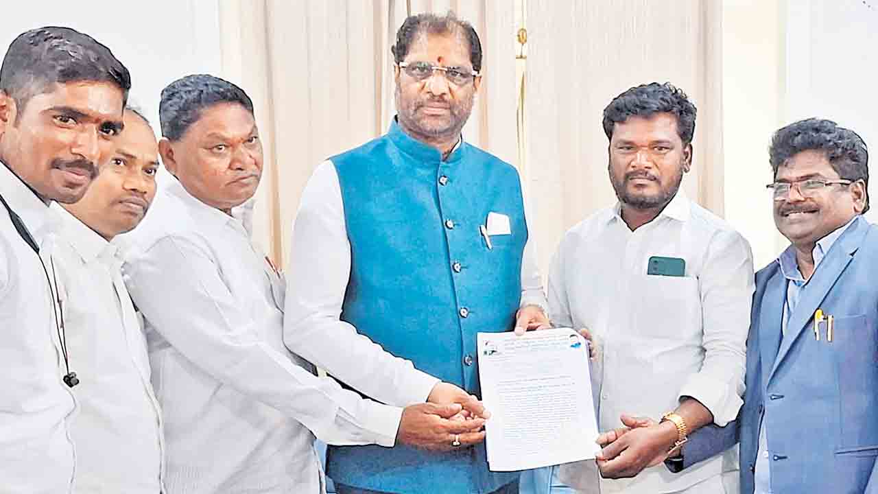 కరెన్సీ నోట్లపై అంబేద్కర్‌ ఫొటో ముద్రించాలి