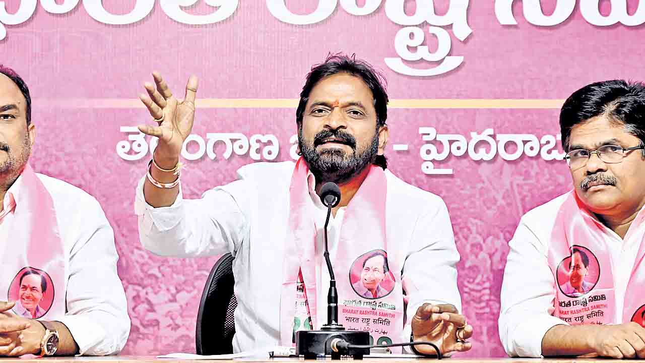 మద్యం మాఫియా గుప్పిట్లో తెలుగు రాష్ట్రాలు