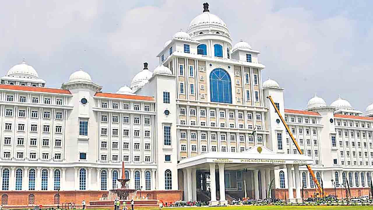 Secretariat | సచివాలయ నిర్వహణను గాలికొదిలేసిన సర్కారు.. ఇష్టారాజ్యంగా అంతర్గత పనులు!
