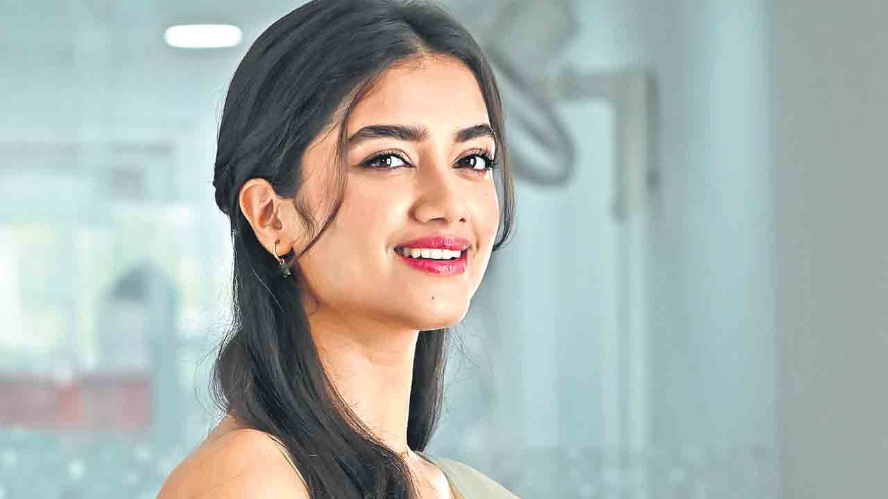 Bhagyashri Borse | మహర్దశ మొదలైంది.. బంపర్‌ ఆఫర్‌ కొట్టేసిన భాగ్యశ్రీ బోర్సే