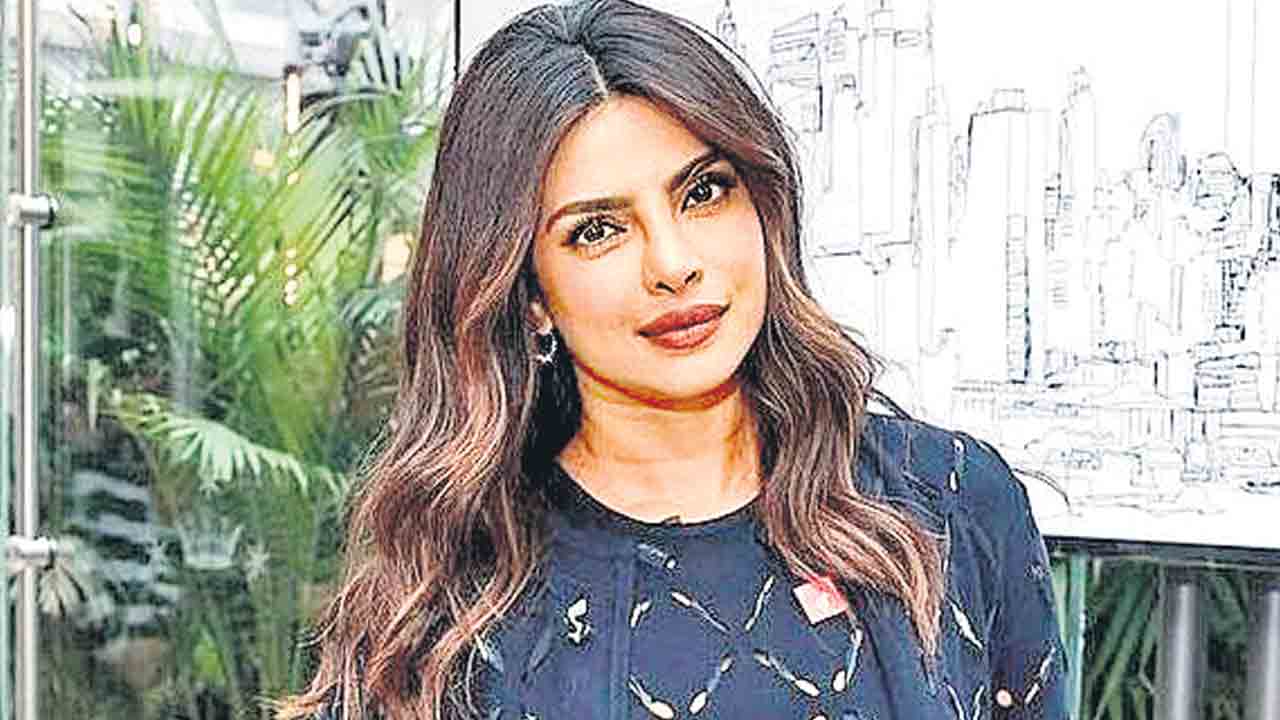 Priyanka Chopra | ఎస్‌ఎస్‌ఎంబీ కోసం మళ్లీ వచ్చింది?.. హైదరాబాద్‌లో అడుగుపెట్టిన ప్రియాంక చోప్రా
