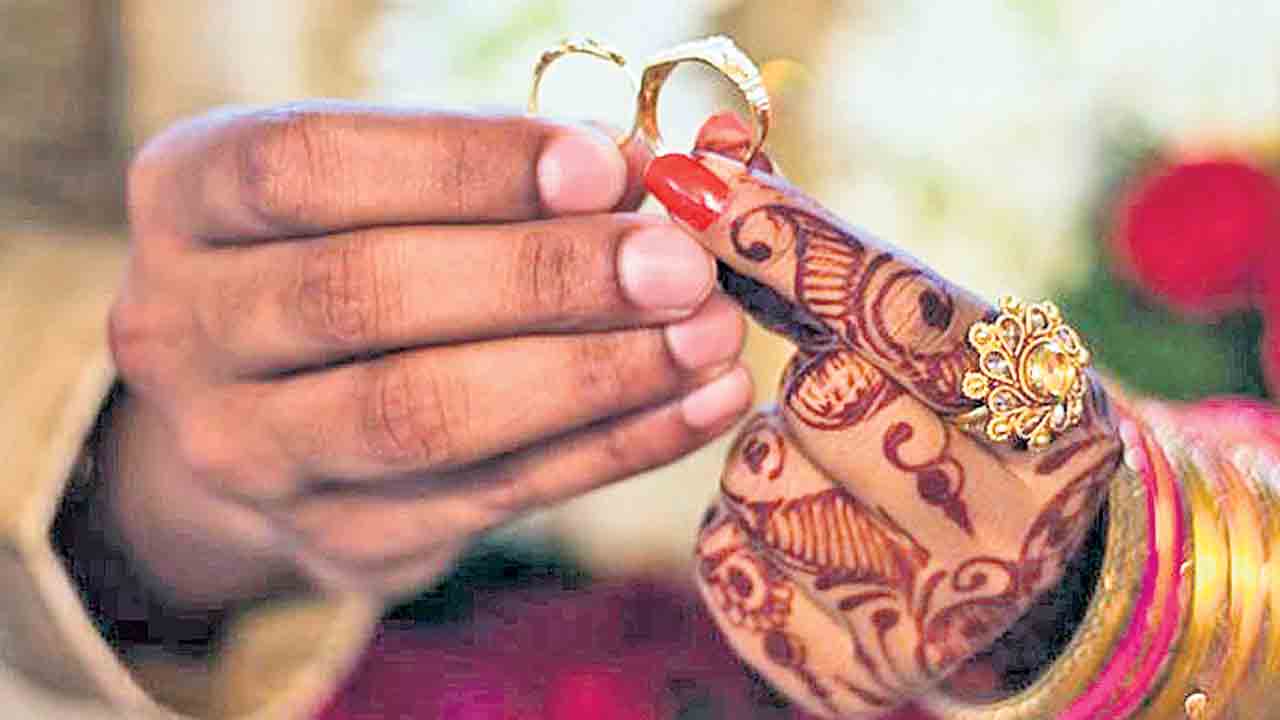 US Green Card | గ్రీన్‌కార్డుల కోసం దొంగ పెళ్లిళ్లు.. అమెరికా, కెనడాలో కొత్త తరహా మోసాలు