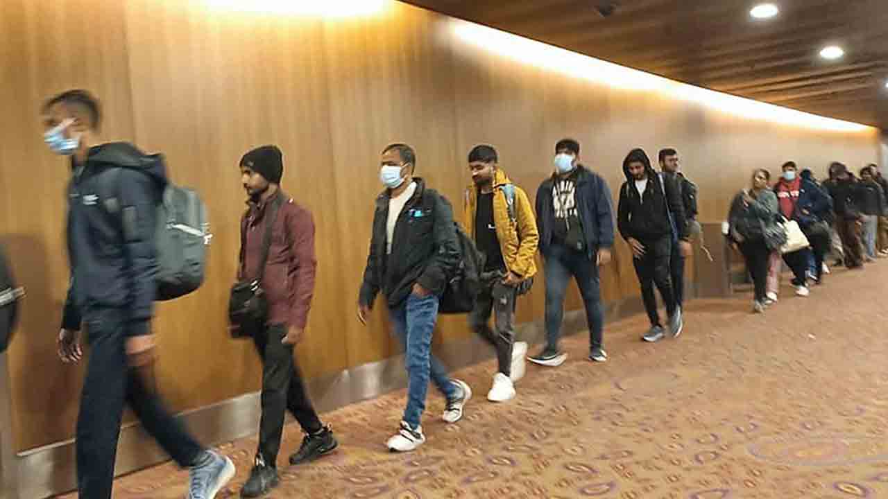 కోస్టారికాకు భారత అక్రమ వలసదారులు