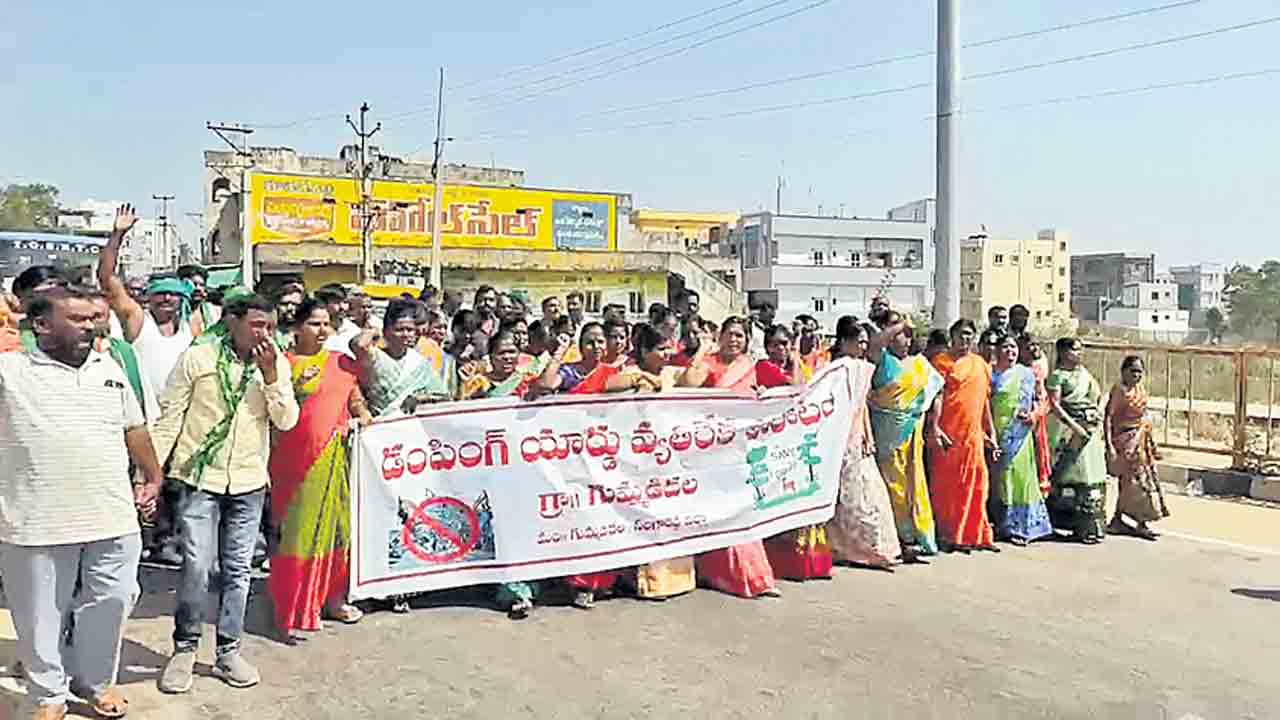 ర్యాలీలు..అర్ధనగ్న ప్రదర్శనలు