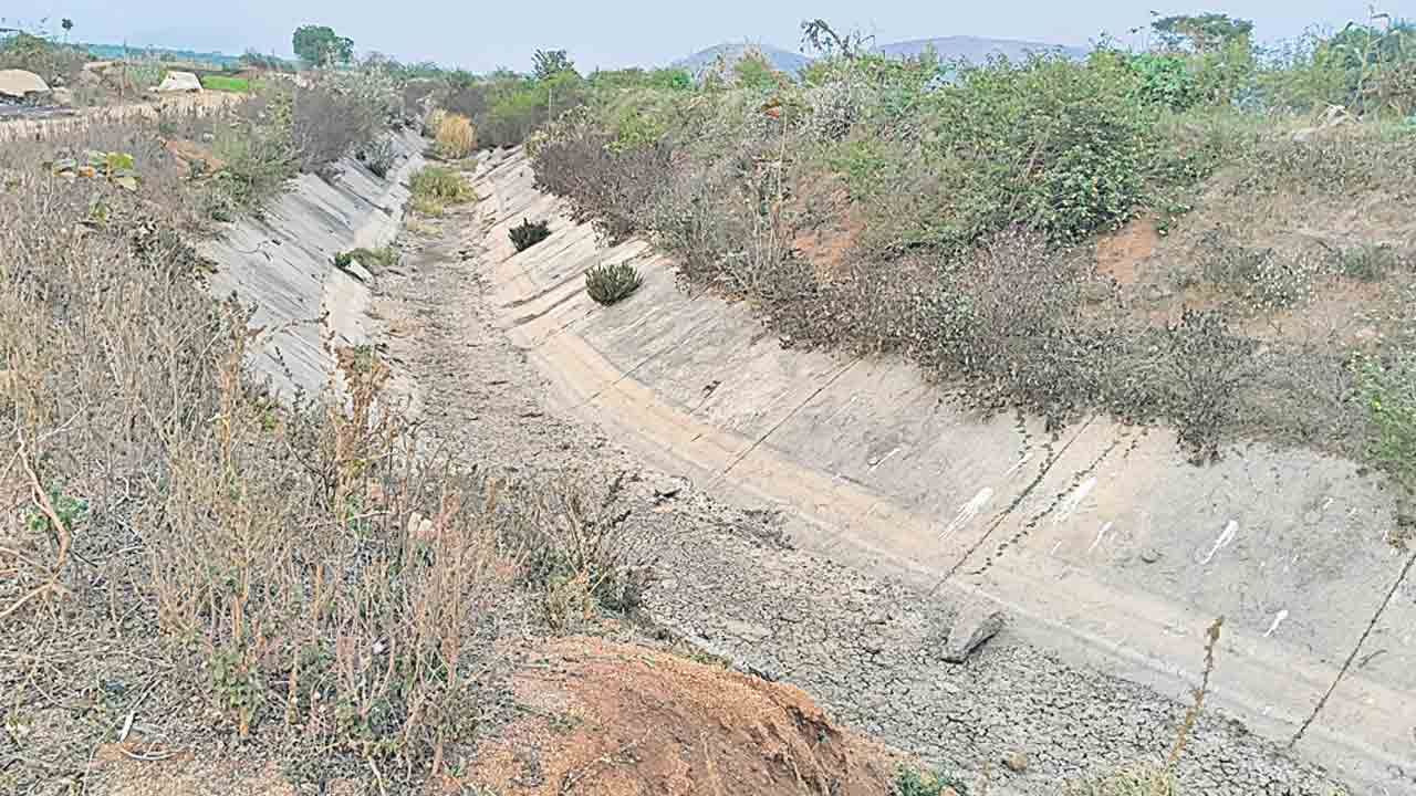 మొగిలిపేటలో రైతు కన్నీరు