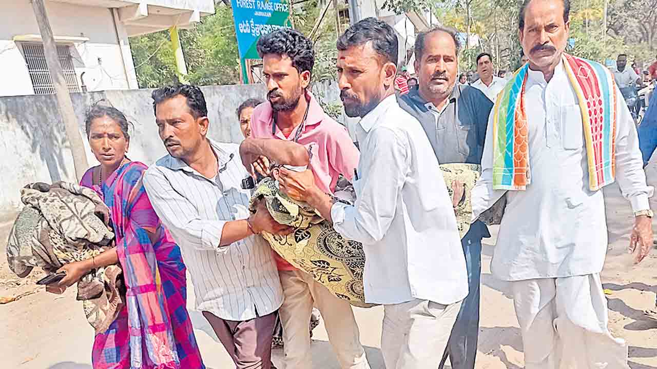 FRO | పురుగుల మందు తాగి చావండి.. డబ్బులు నేనిస్తా!