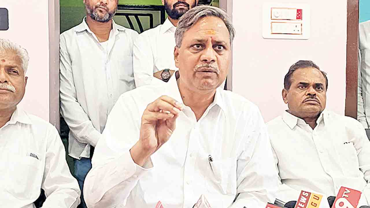 సాగునీటికి రైతులతో కలిసి ఉద్యమిస్తాం