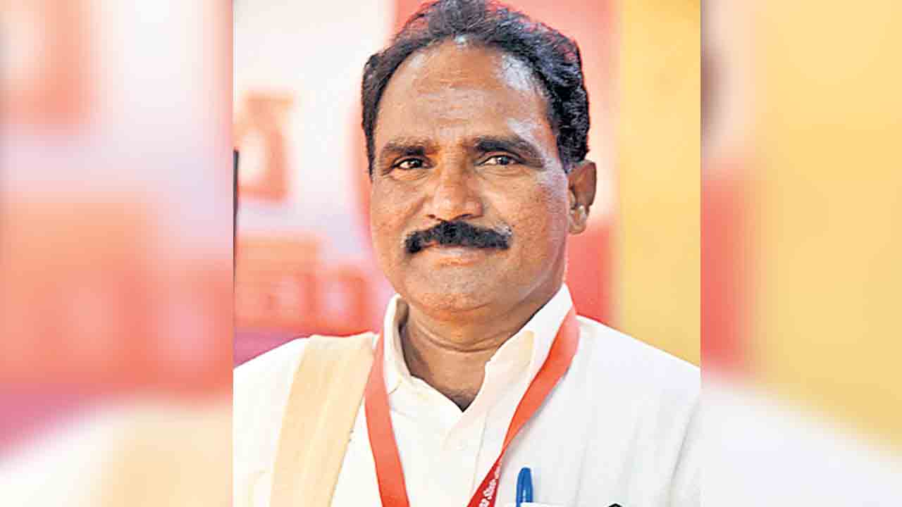 జర్నలిస్టుల సమస్యలు పరిష్కరించండి