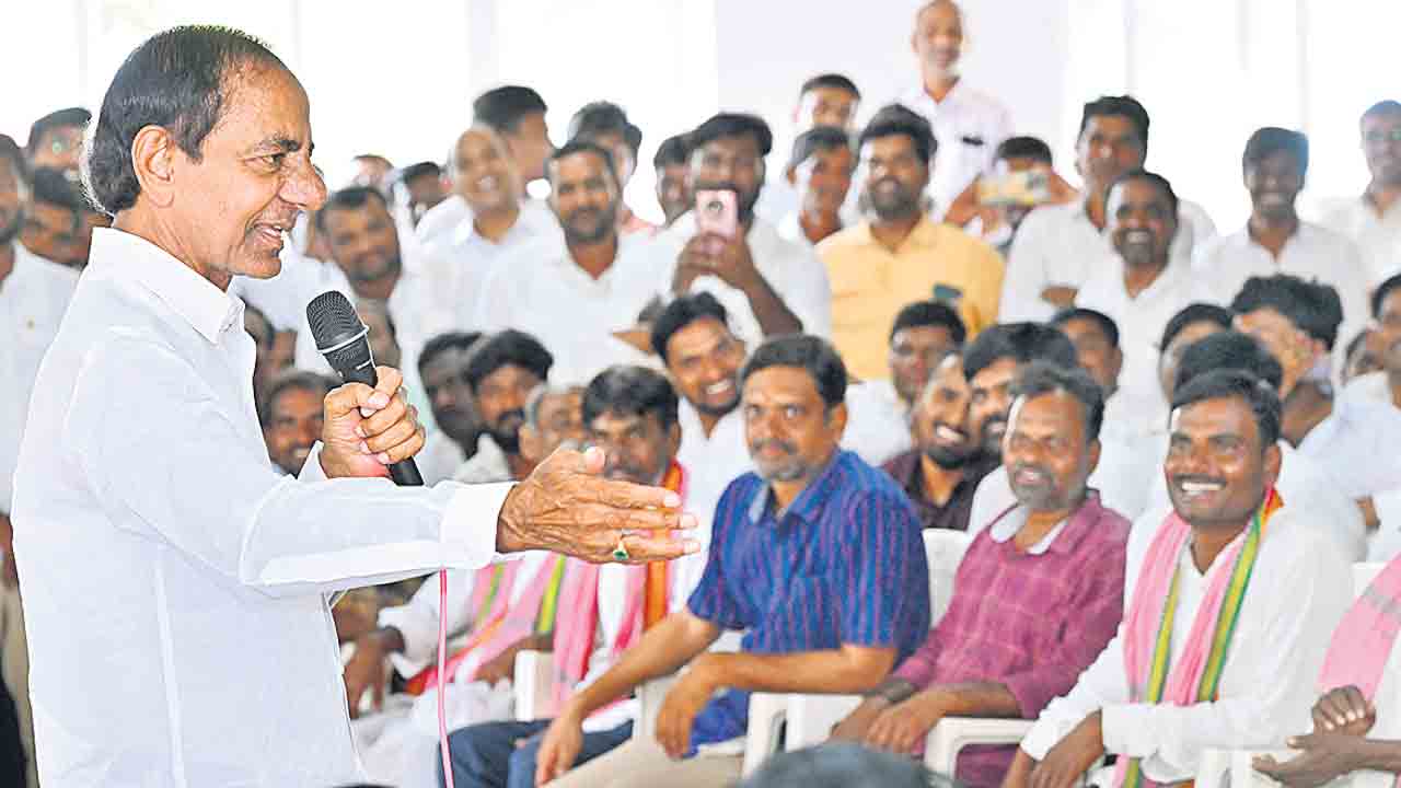 కేసీఆర్‌ అంటే వారికి హడల్‌