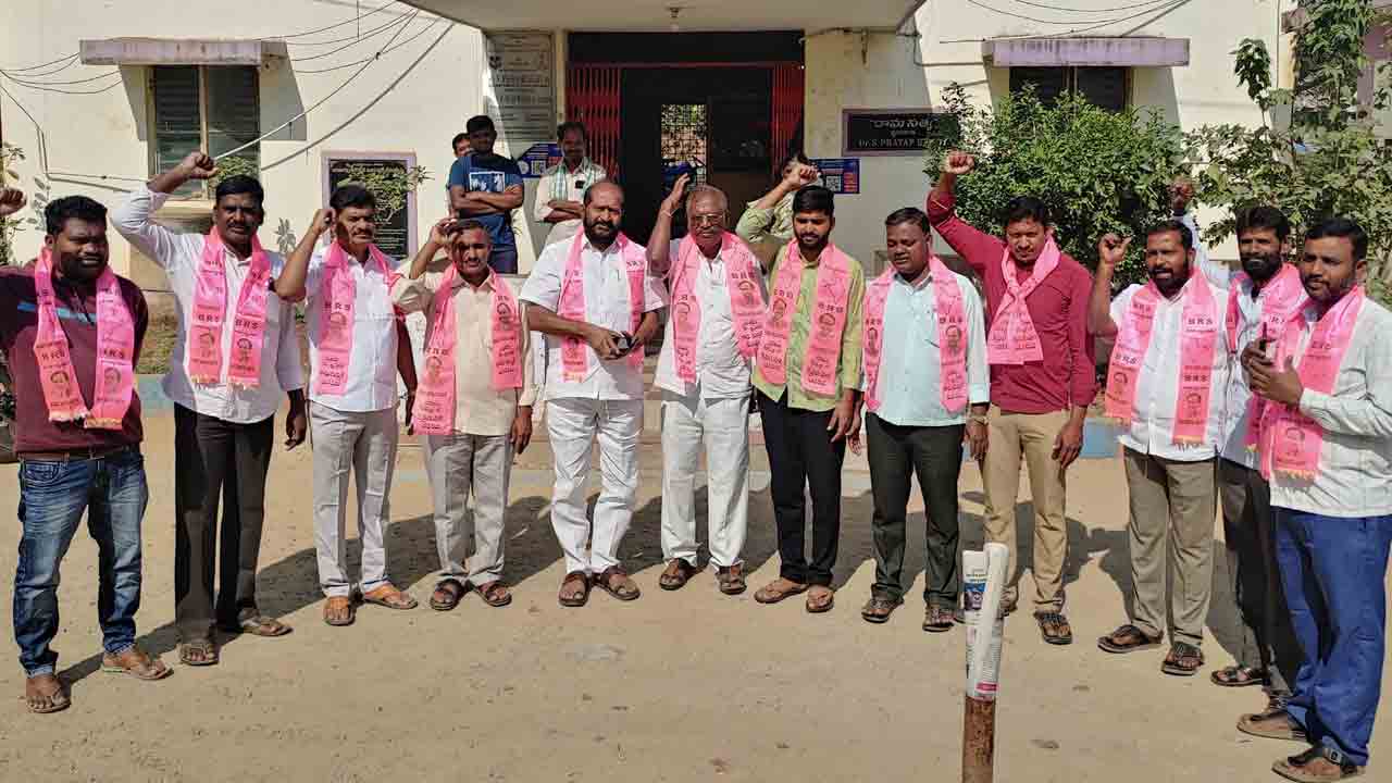 మాజీ సర్పంచ్‌ల అరెస్టు