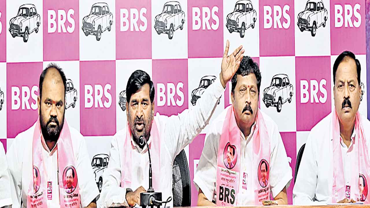 కార్మికులను రక్షించడంలో నిర్లక్ష్యం