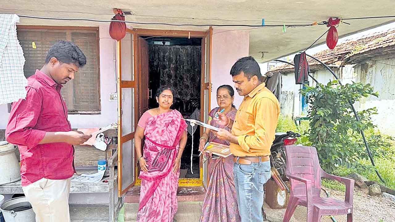 Telangana | బహుజనులూ బహుపరాక్‌.. కులగణన మాటున బీసీ హక్కుల విఘాతానికి కాంగ్రెస్‌ సర్కార్‌ భారీ స్కెచ్‌!