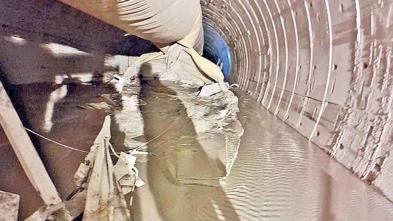 SLBC Tunnel | క్షణక్షణం ఉత్కంఠ.. టన్నెల్లో చిక్కుకున్న వారిని రక్షించేందుకు తీవ్రప్రయత్నా లు